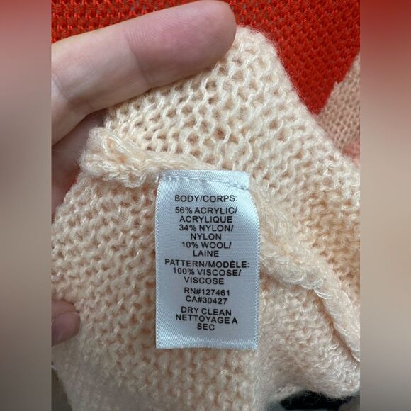 ASO TAYLOR SWIFT ALT COLOR WILDFOX
Lennon Big Heart Sweater Baby M - Picture 7 of 8